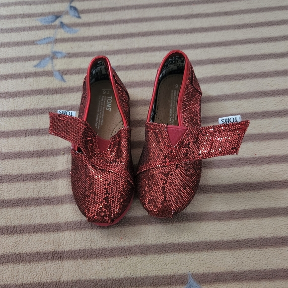 Red glitter tims slip on and/or velcro - Picture 4 of 12